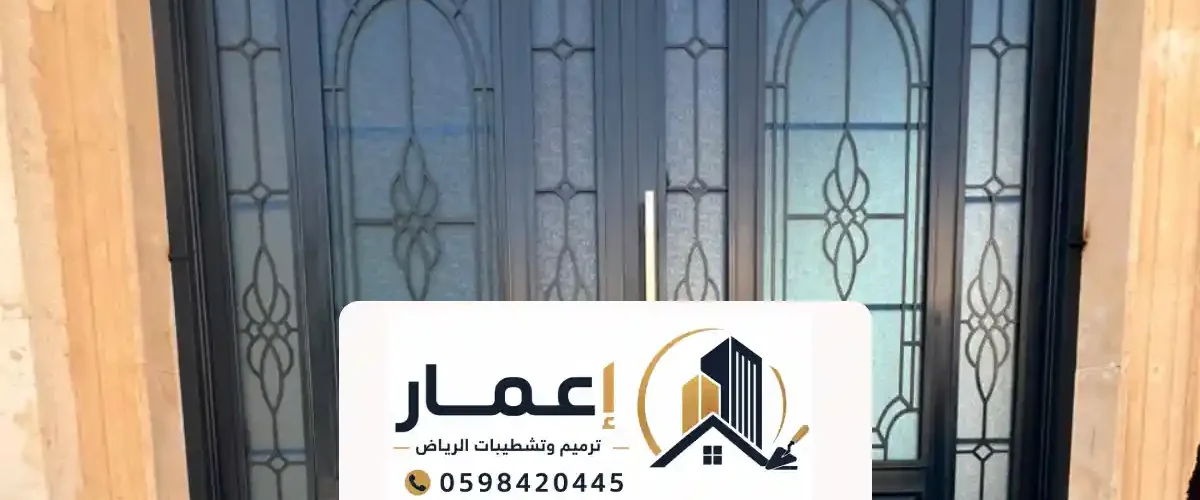 باب حديد طويل بارتفاع كبير لكدخل فيلا حديثة